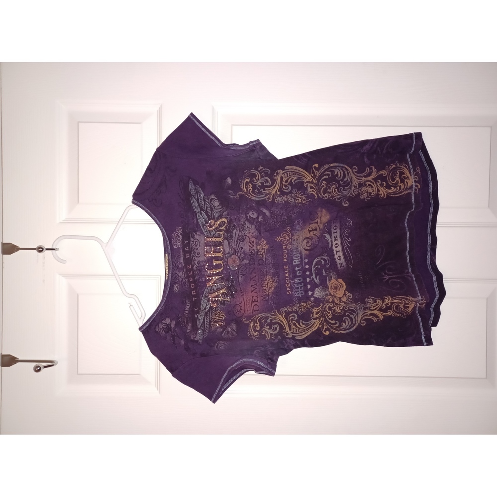 Pretty T w/Desgin and Rhindstones Purple